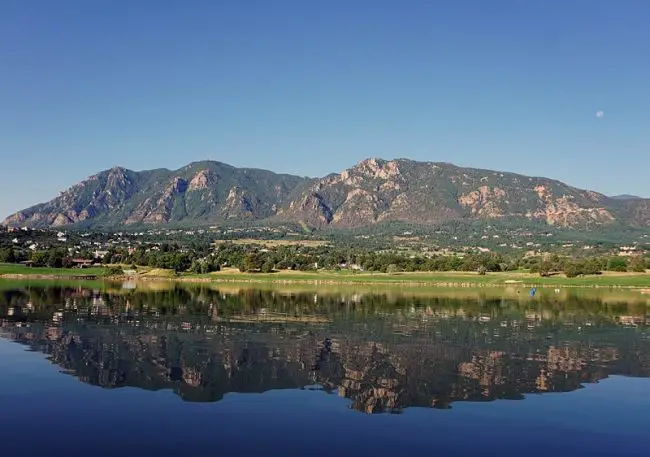 cheyenne mountain offers best stay and play golf packages in colorado
