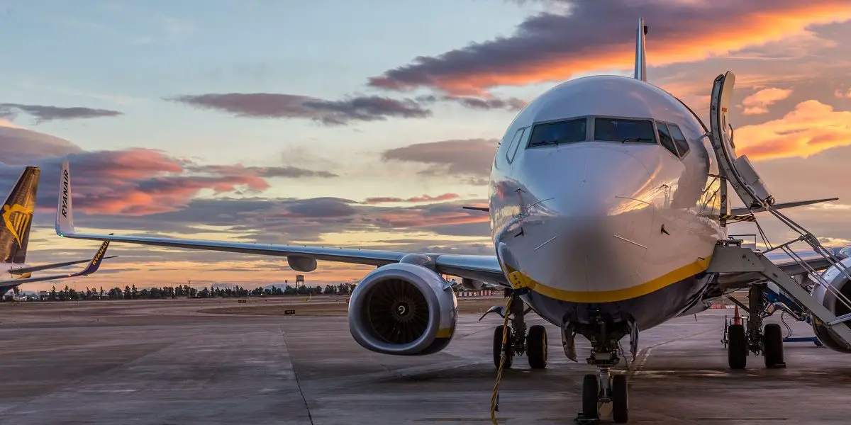 ryanai_aircraft Ryanair aircraft - know their golf clubs policy
